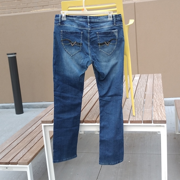 VIP Jeans - Picture 2 of 2